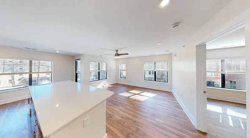 Paramount Launch - Apartment - 3