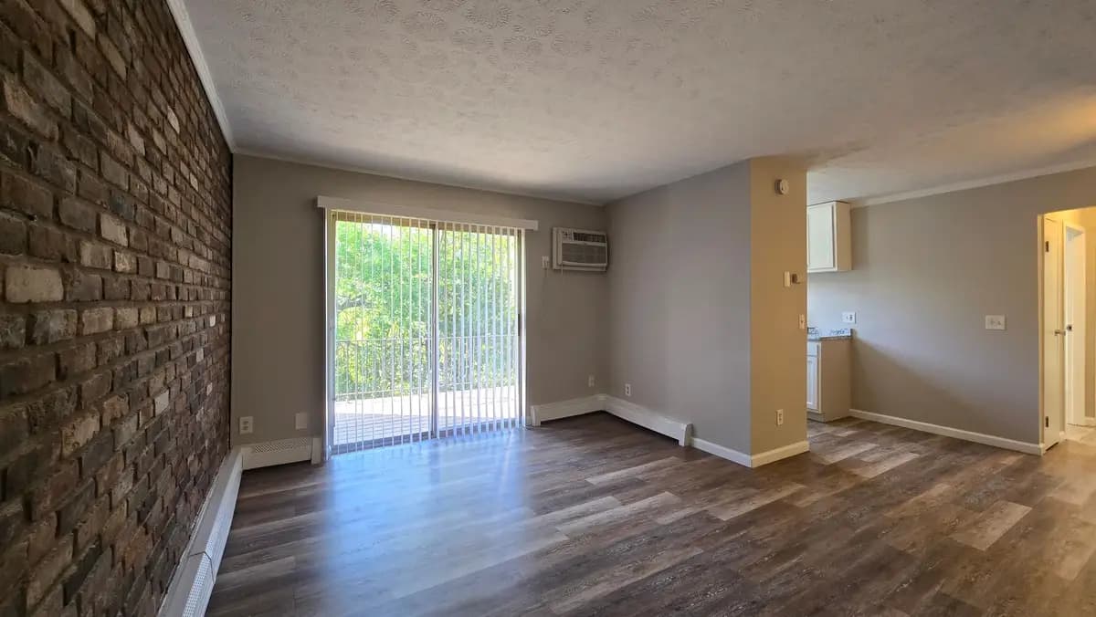 1599 Glen Parker Ave - 1 - Apartment - 5