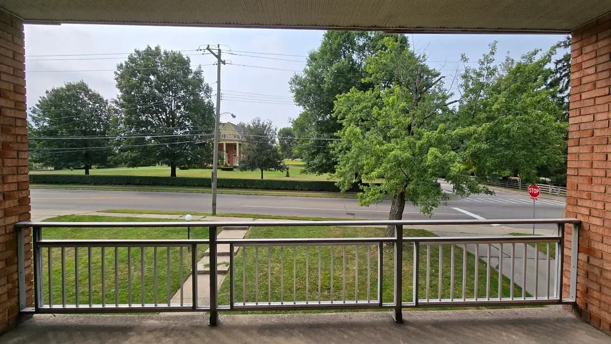 5910 Belmont Ave - Apartment - 12