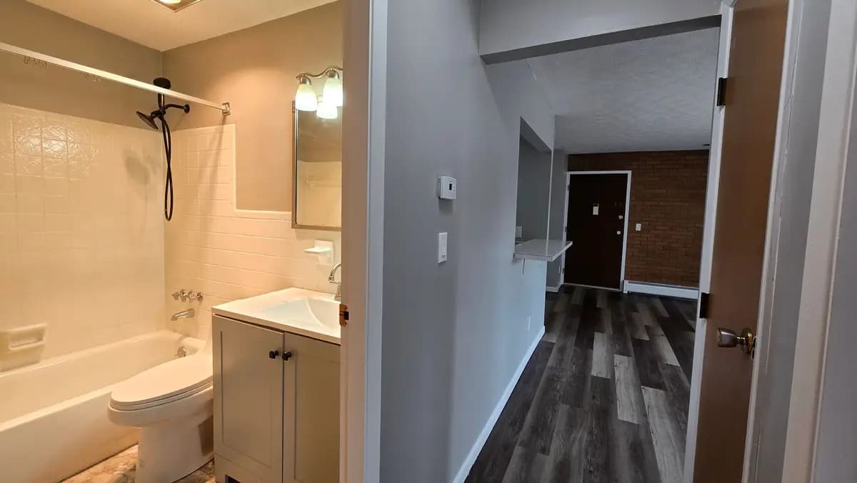 5910 Belmont Ave - Apartment - 19