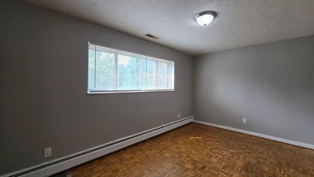 5910 Belmont Ave - Apartment - 22