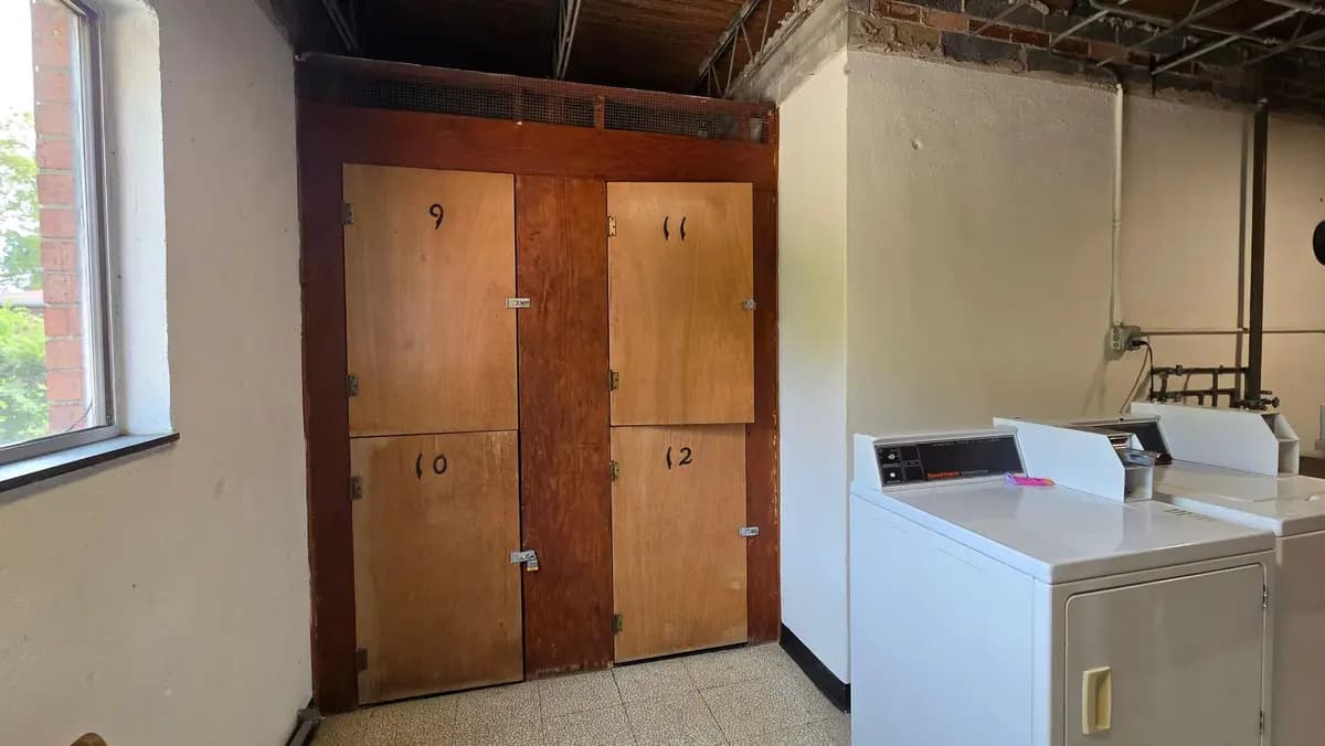 5910 Belmont Ave - Apartment - 33