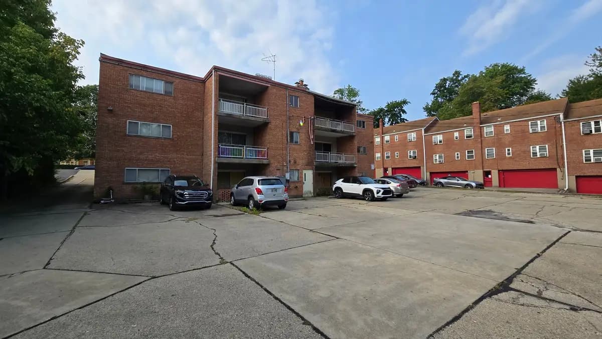 undefined apartments for rent - image - large (33).jpg
