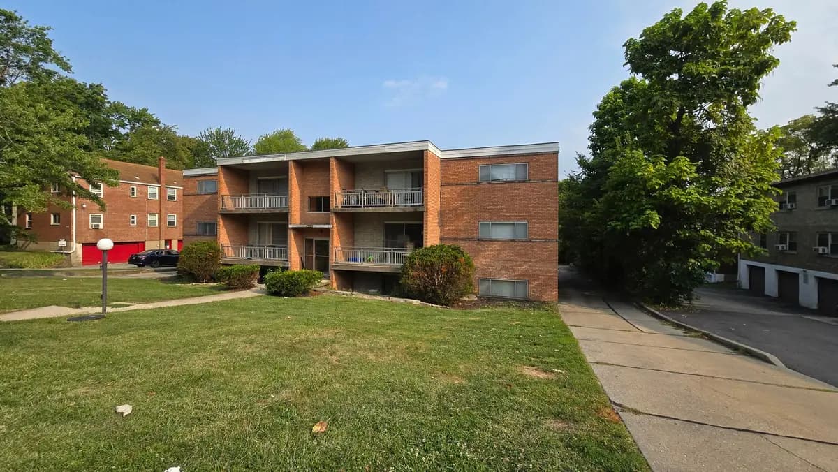 5910 Belmont Ave - Apartment - 35