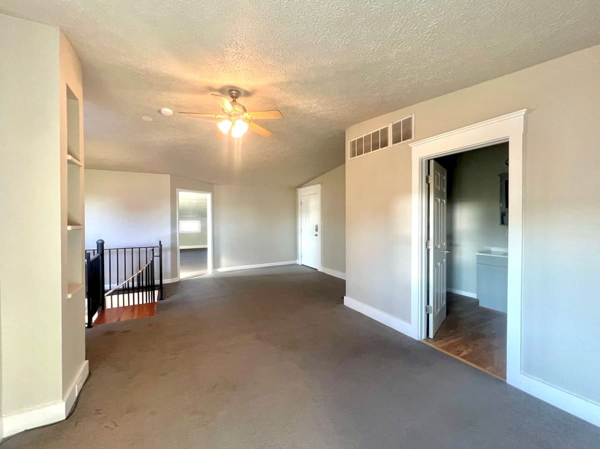 undefined apartments for rent - image - large (28).jpg - 1