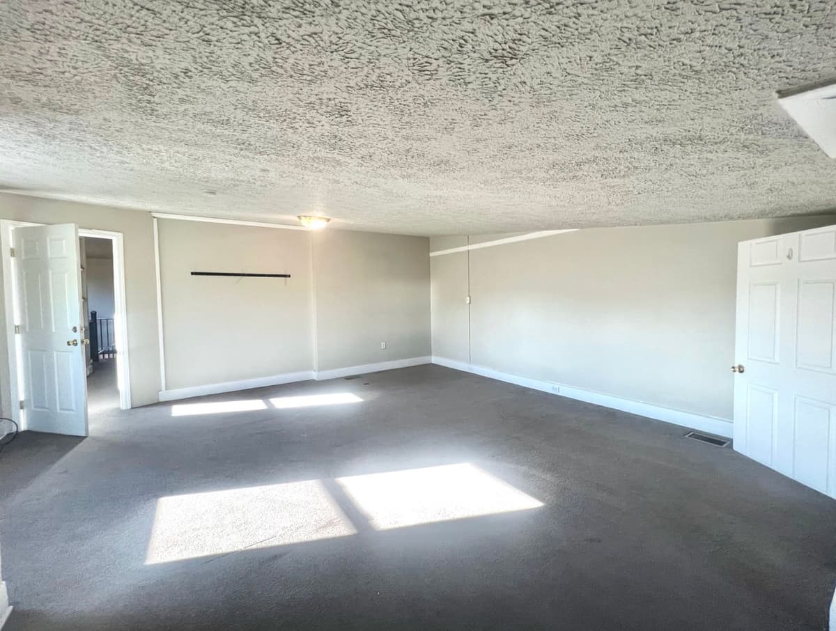 undefined apartments for rent - image - large (31).jpg - 2