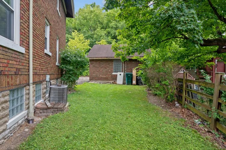 undefined apartments for rent - image - large (11).jpg