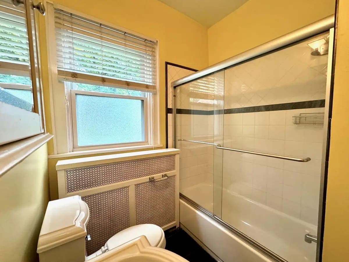 undefined apartments for rent - image - large (25).jpeg - 3