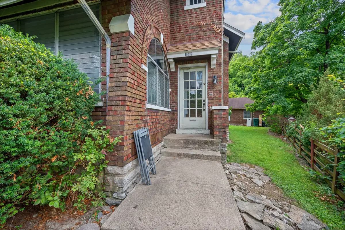 undefined apartments for rent - image - large (8).jpg - 2