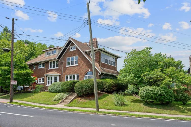 undefined apartments for rent - image - large (9).jpg