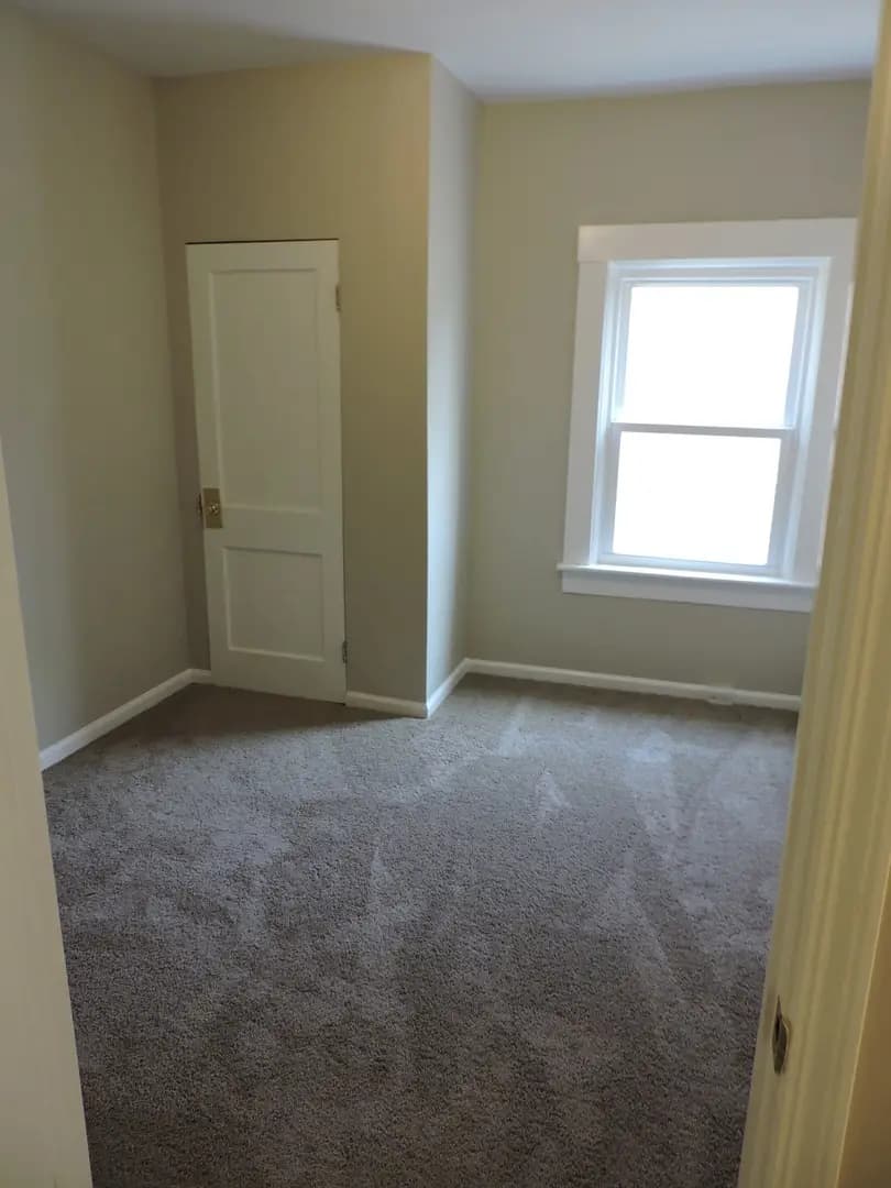 undefined apartments for rent - image - large (13).jpg - 2