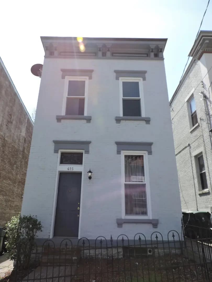 undefined apartments for rent - image - large (16).jpg - 1