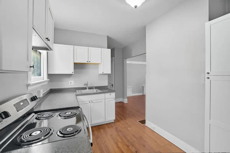 undefined apartments for rent - image - large (10).jpg