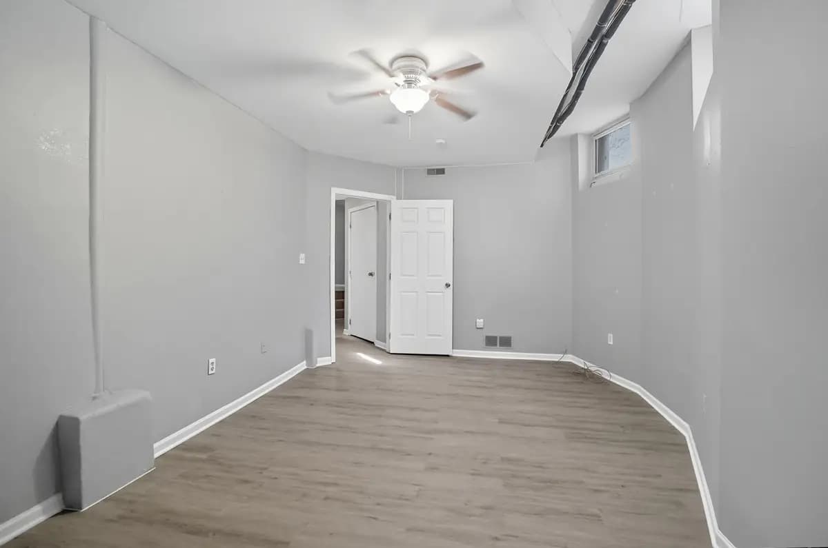undefined apartments for rent - image - large (31).jpg