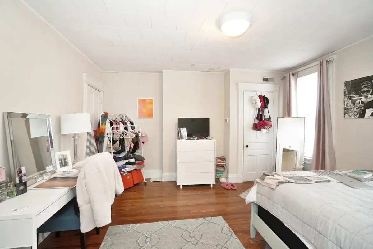 2417 Fairview Ave - Apartment - 13
