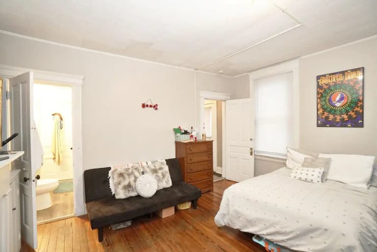 undefined apartments for rent - image - large (17).jpg