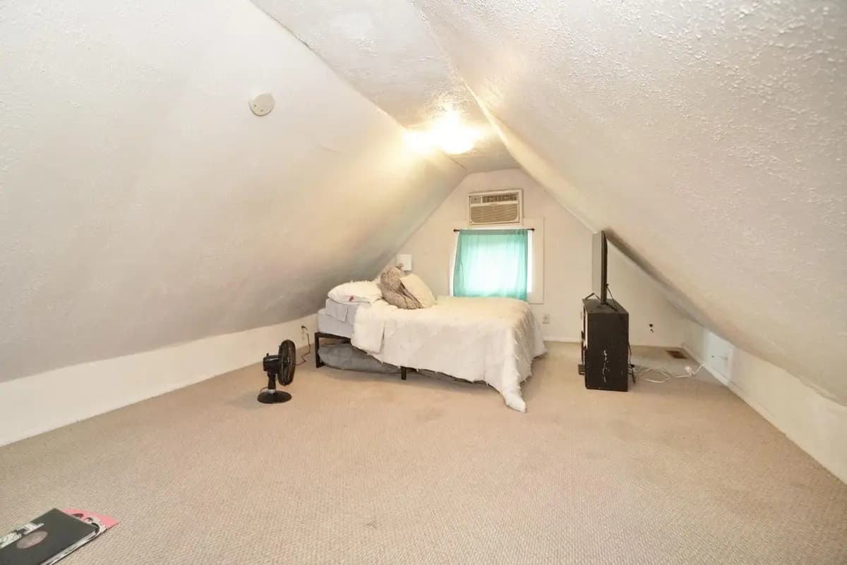 2417 Fairview Ave - Apartment - 21