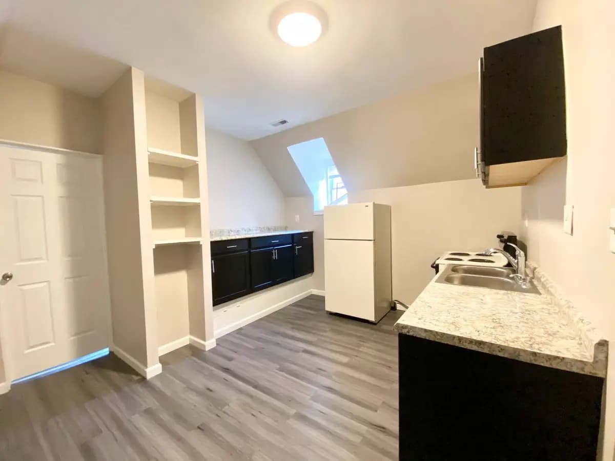 undefined apartments for rent - image - large (15).jpeg - 3