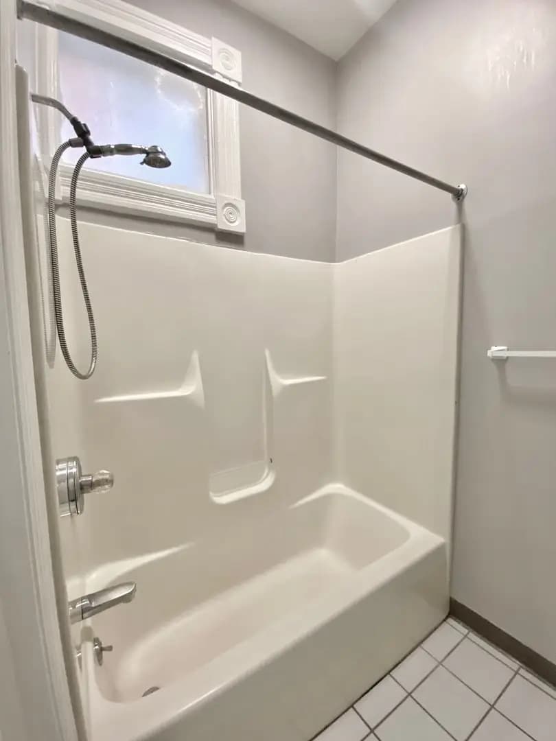 undefined apartments for rent - image - large (6).jpeg - 1