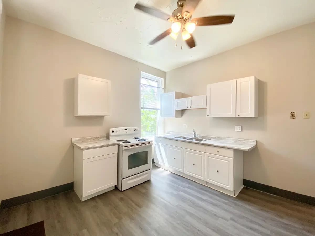 undefined apartments for rent - image - large (2).jpeg - 1