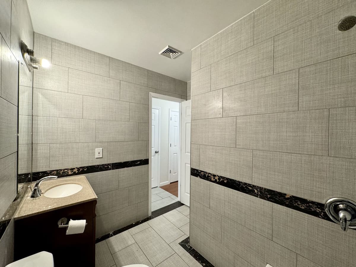 309 Sycamore Property Apartments - Apartment - 10