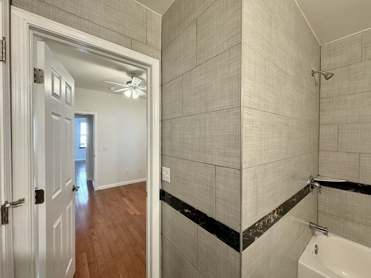 309 Sycamore Property Apartments - Apartment - 11