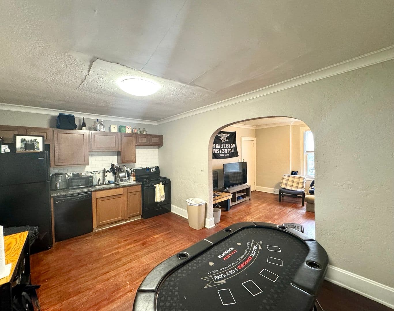 undefined apartments for rent - image - large (3).jpeg - 1