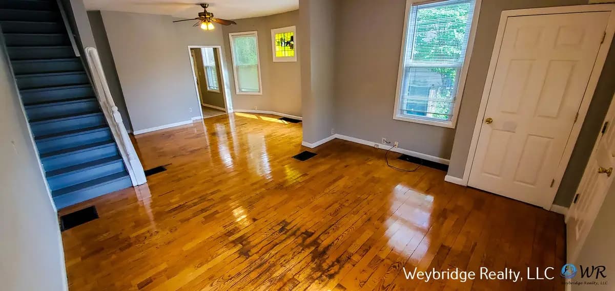 undefined apartments for rent - image - large (2).jpg - 1