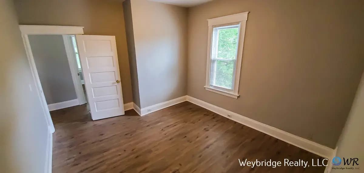 undefined apartments for rent - image - large (3).jpg - 2