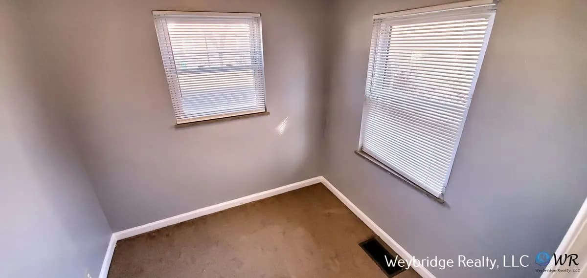 undefined apartments for rent - image - large (16).jpg - 1