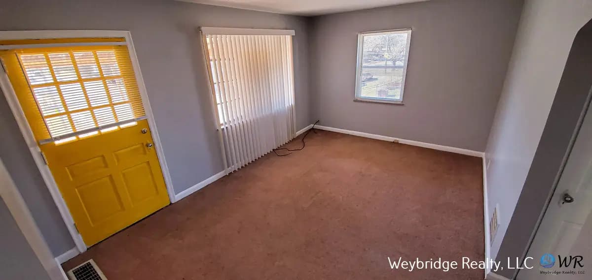 undefined apartments for rent - image - large (3).jpg - 2