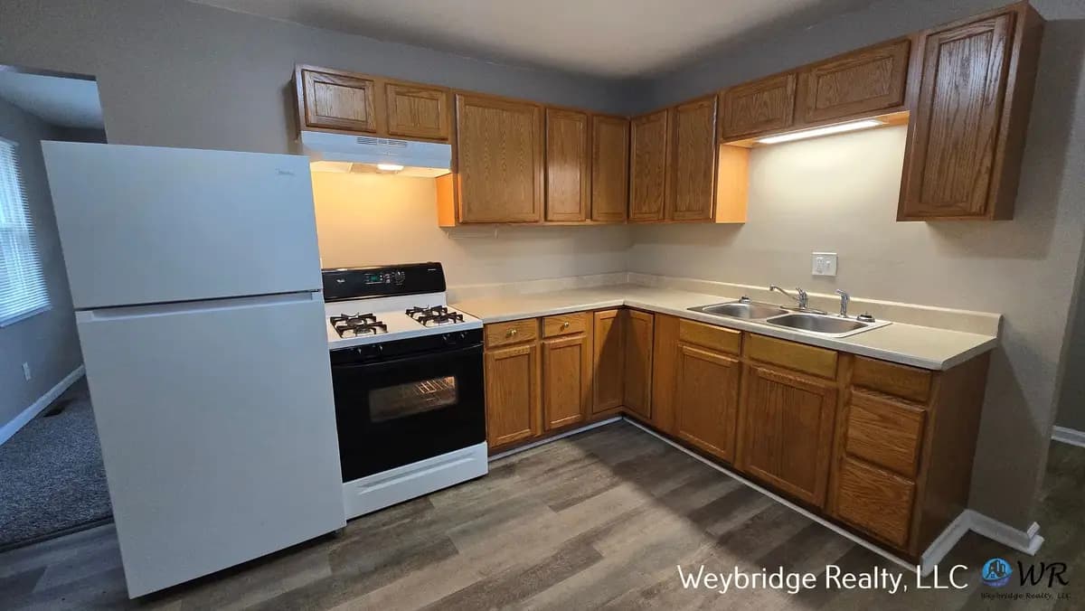 undefined apartments for rent - image - large (2).jpg - 1