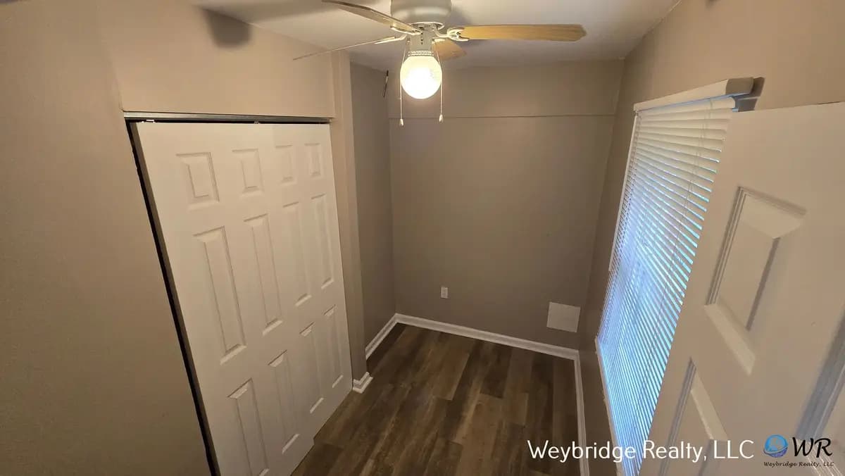 undefined apartments for rent - image - large (3).jpg - 2