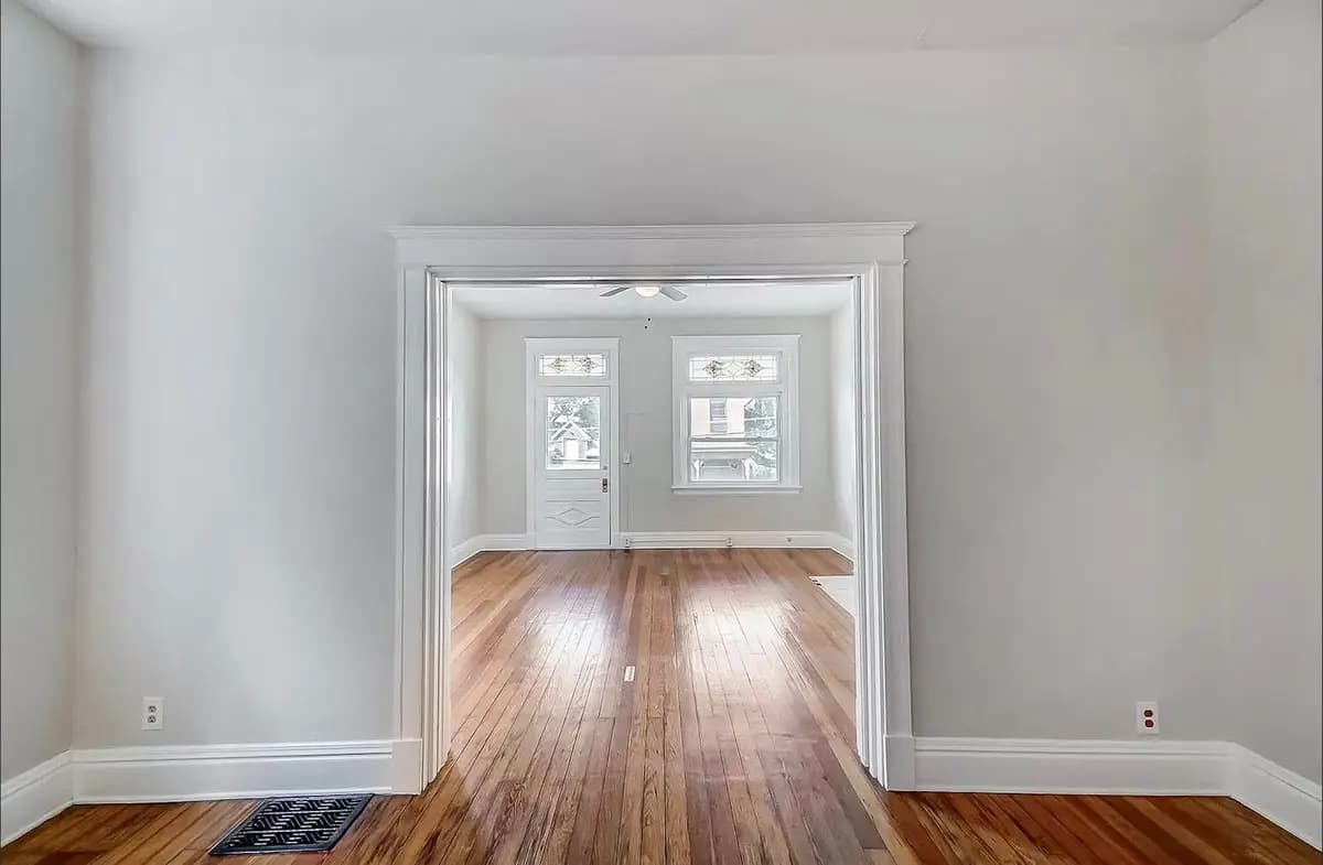2364 Victor St - House - 11