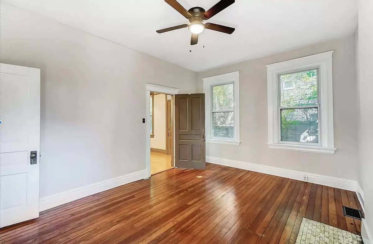 2364 Victor St - House - 19