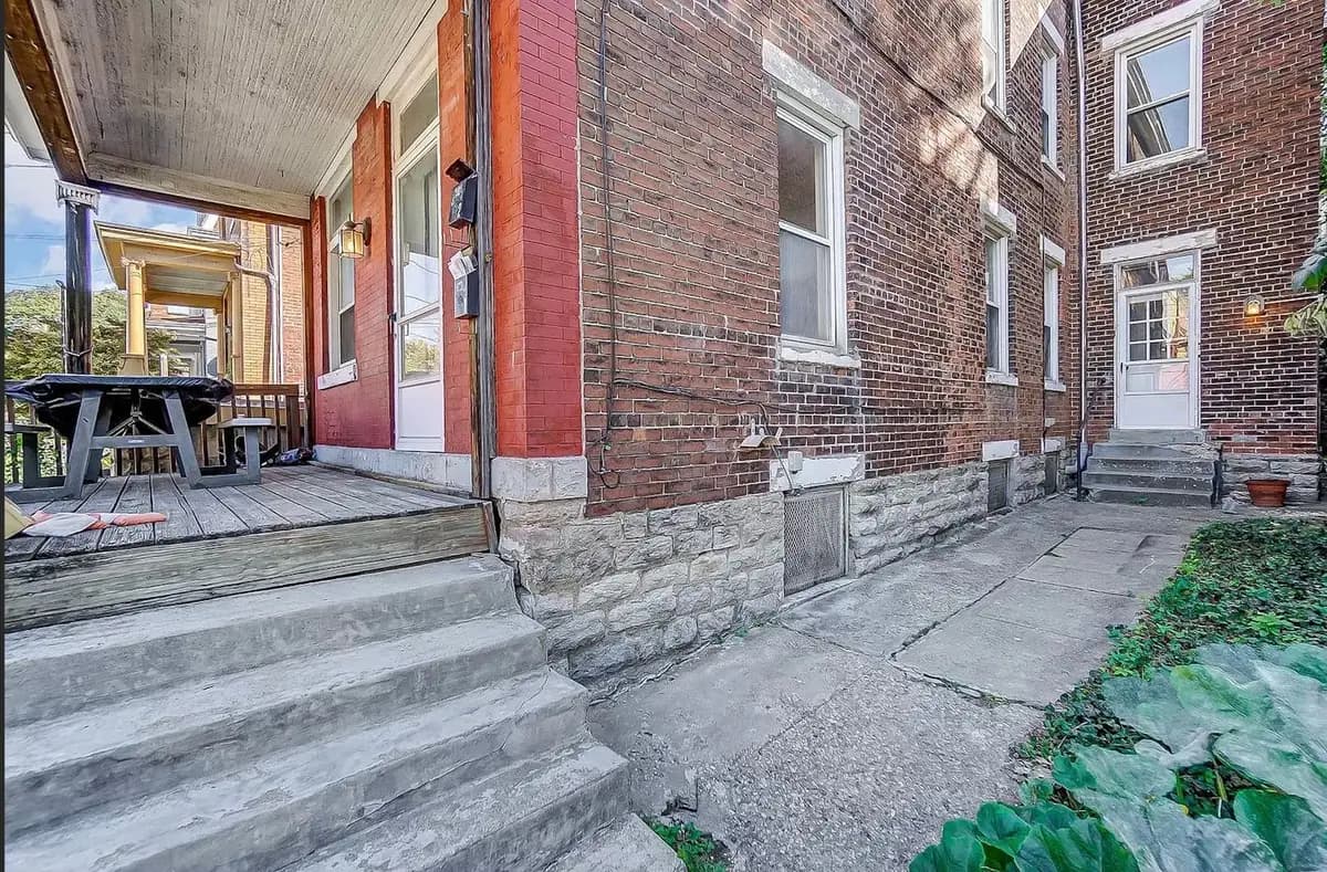 2364 Victor St - House - 2