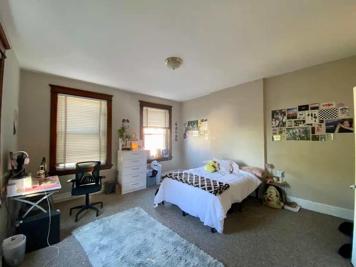 2364 Victor St - House - 22