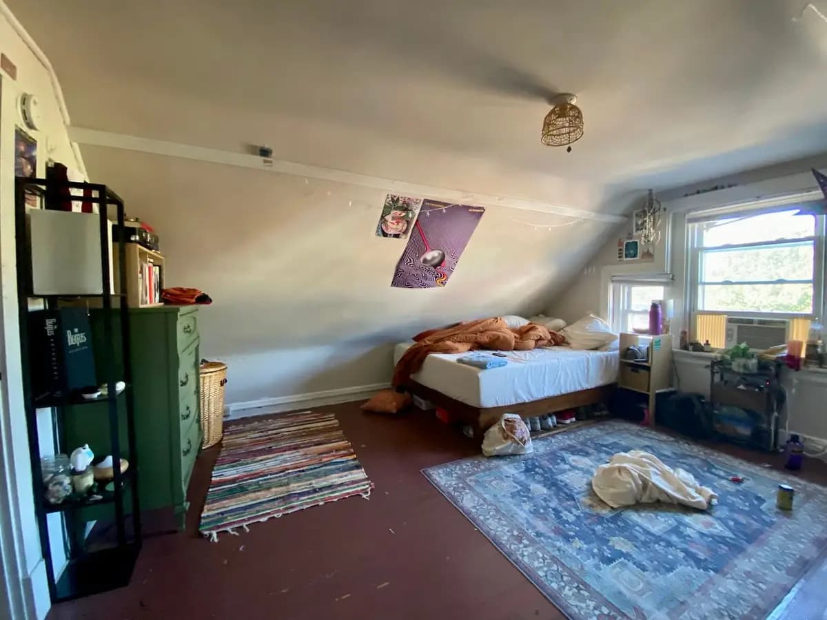 2364 Victor St - House - 34
