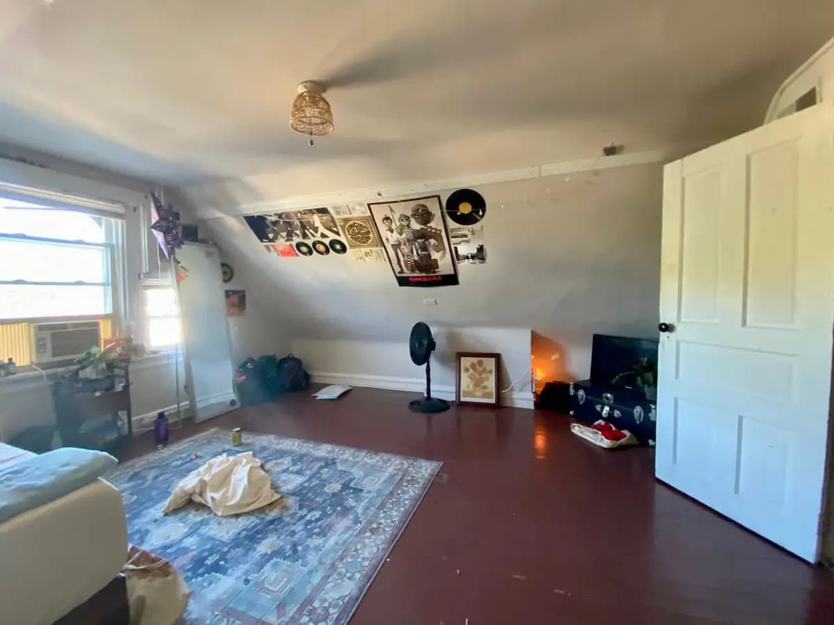 2364 Victor St - House - 35