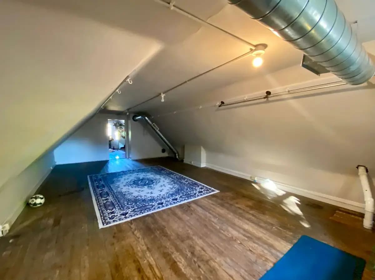 2364 Victor St - House - 36