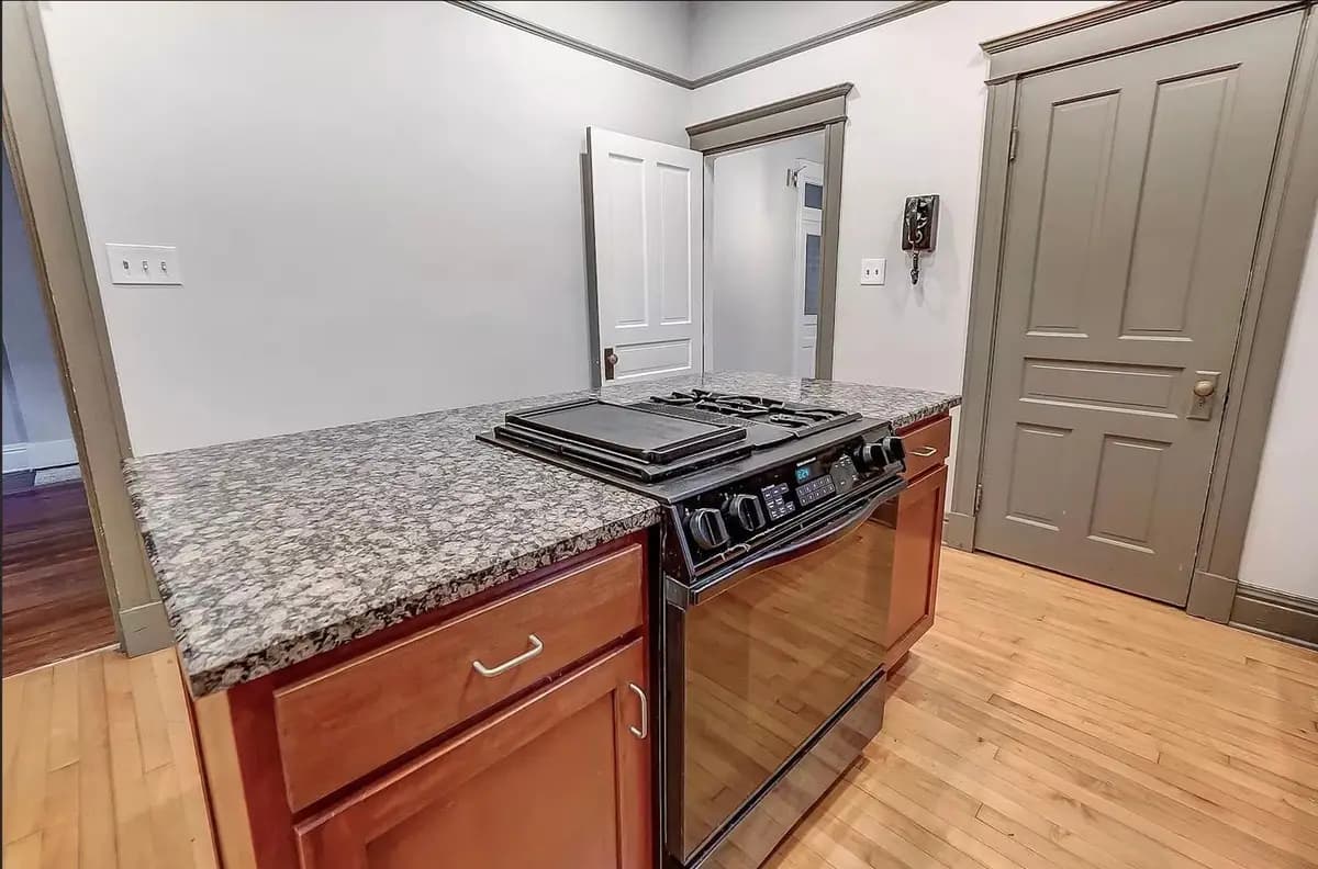 2364 Victor St - House - 7