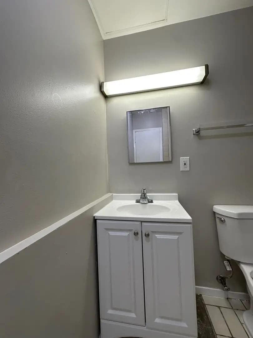 undefined apartments for rent - image - large (2).jpeg - 2