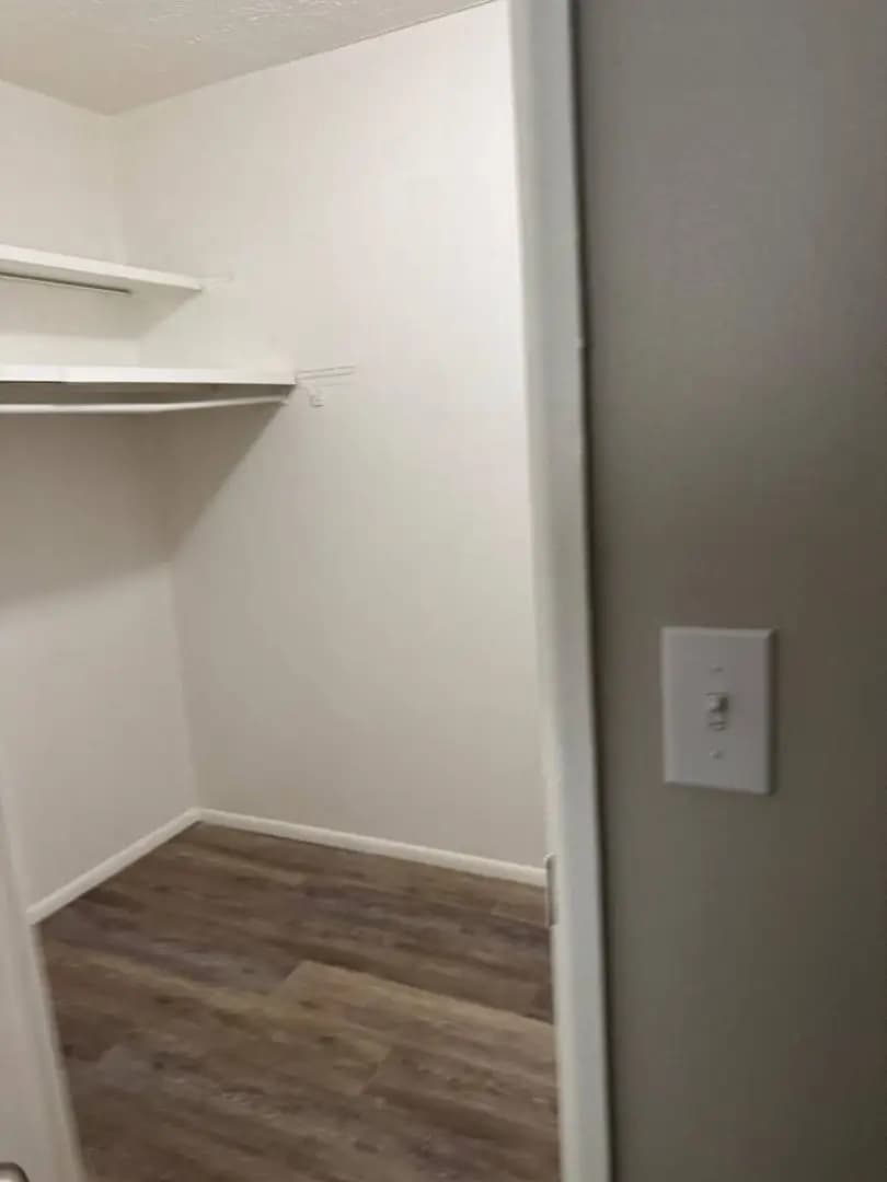 The Courtyard Apartments - Apartment - 11