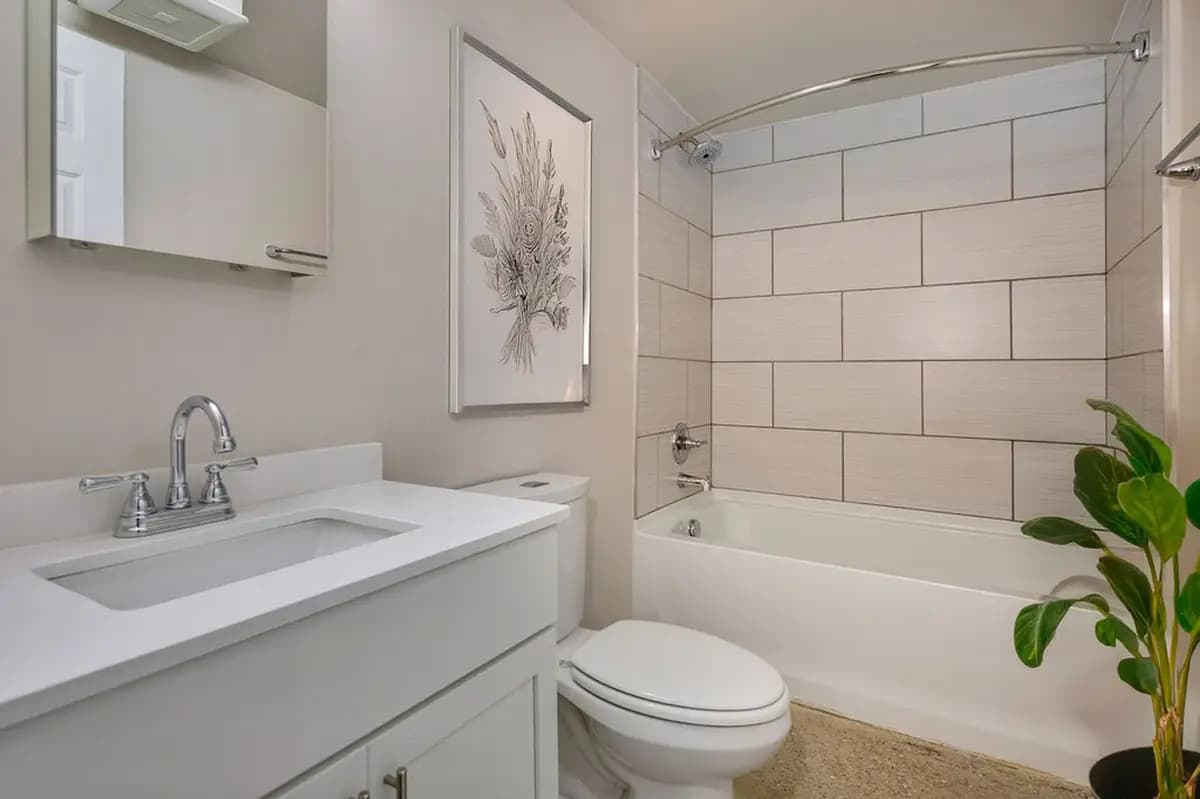 undefined apartments for rent - image - large (13).jpg - 1