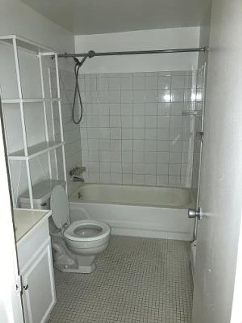 1001 Parkside Pl - Apartment - 4