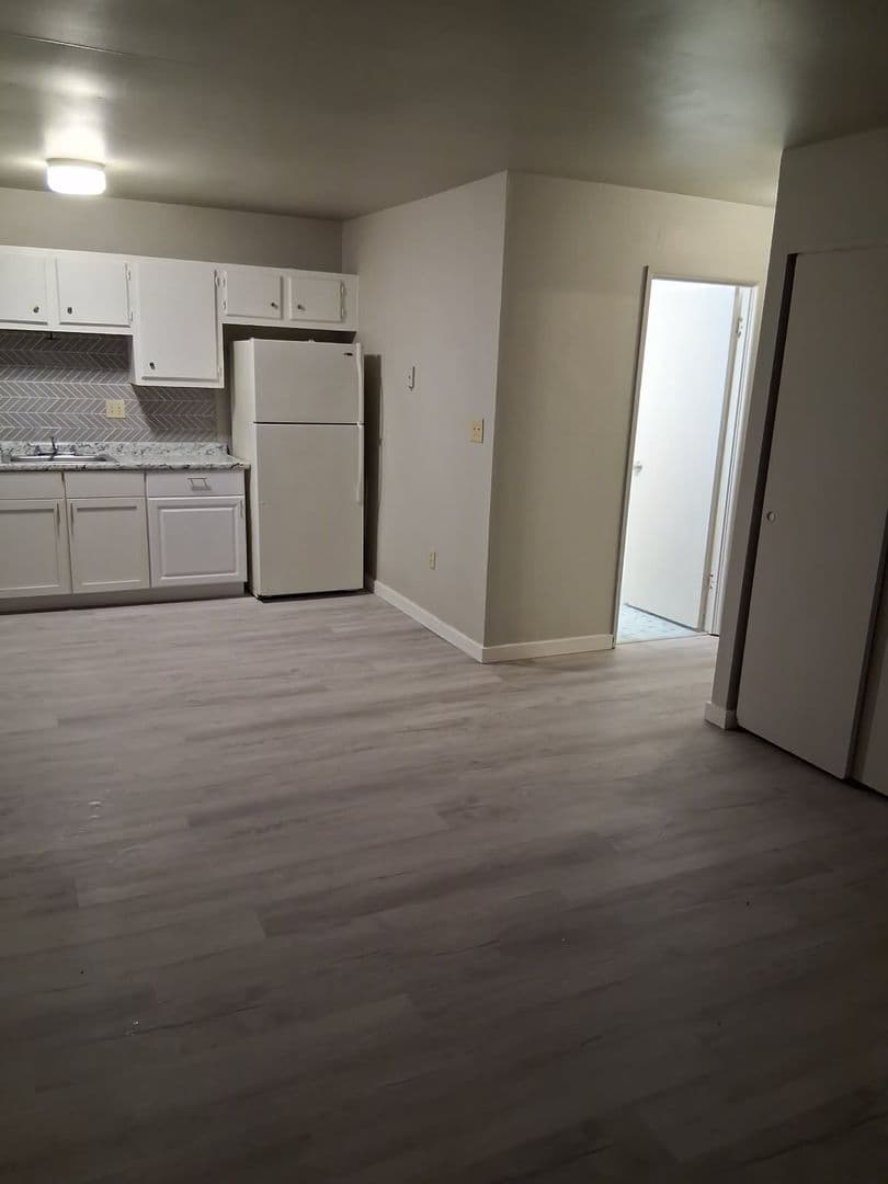undefined apartments for rent - image - large (4).jpg