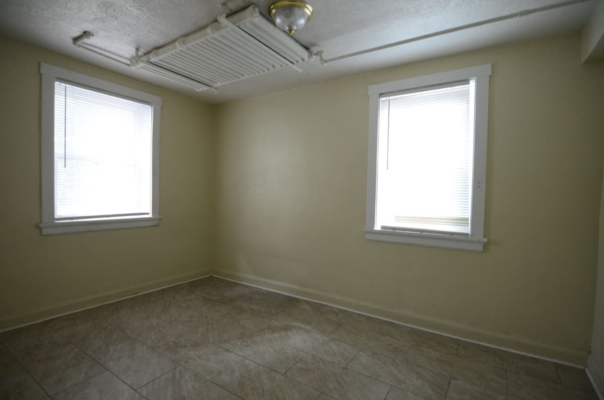 undefined apartments for rent - image - large (4).jpg - 0