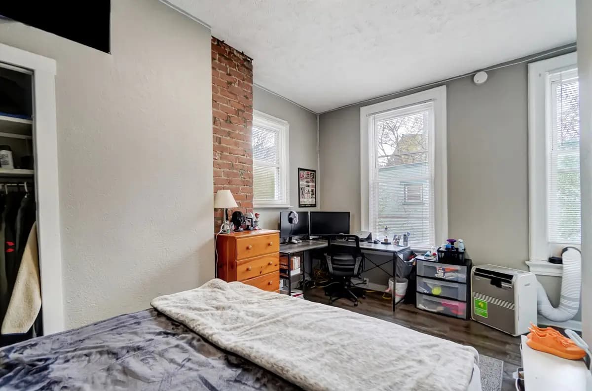 undefined apartments for rent - image - large (13).jpg - 0