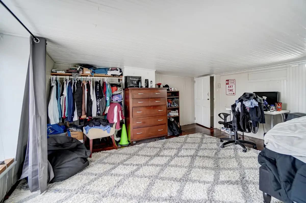 undefined apartments for rent - image - large (19).jpg - 2