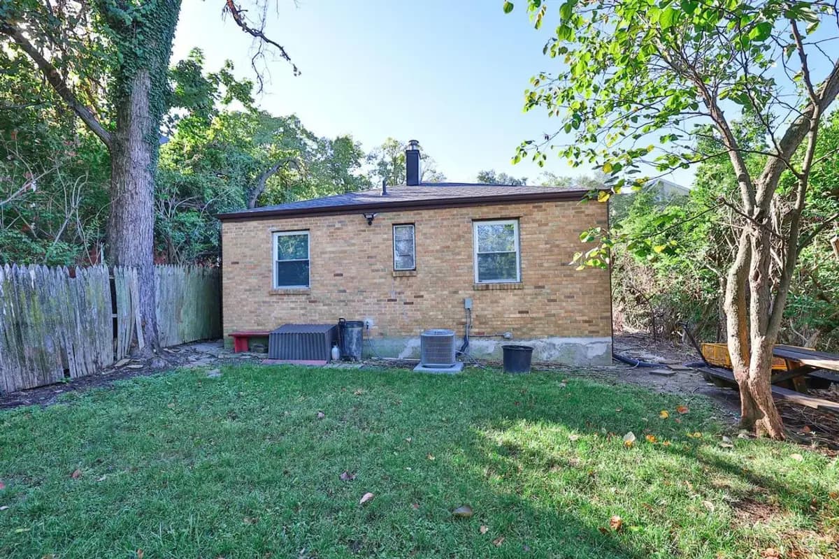 undefined apartments for rent - image - large (22).jpg - 0